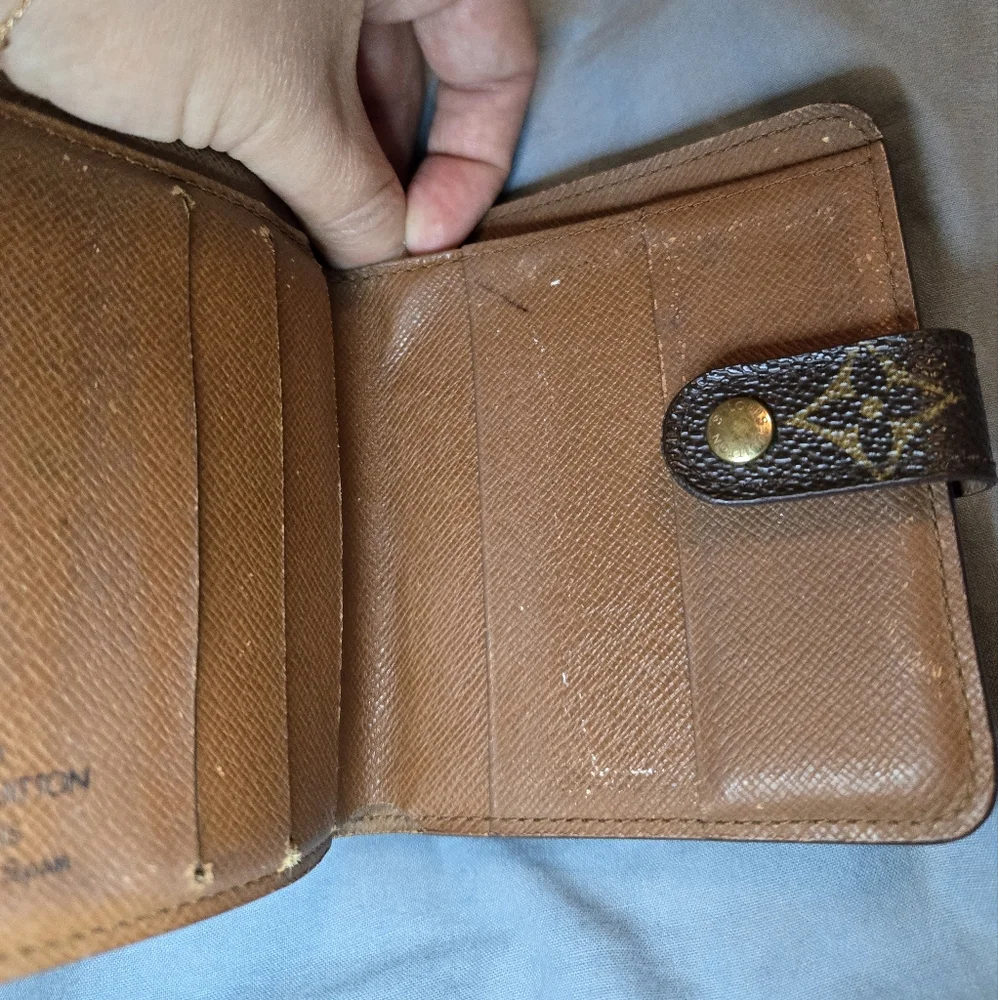 Vintage Louis Vuitton Monogram Wallet - Picture 7 of 10